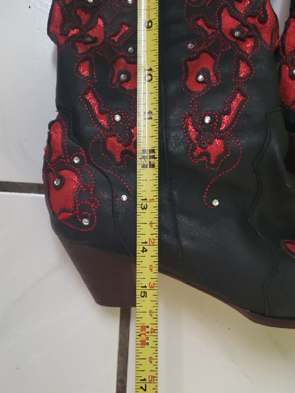 Like new leather like black and red Embroidered gemstones Western Cowgirl Boots - Picture 2 of 7